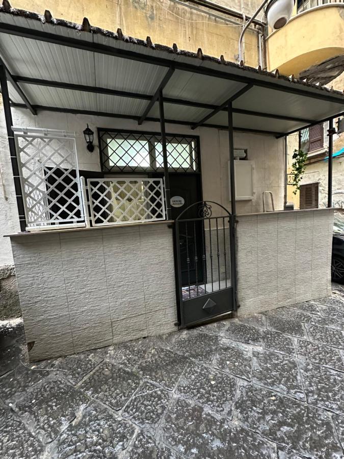 شقة House Antonella نابولي المظهر الخارجي الصورة